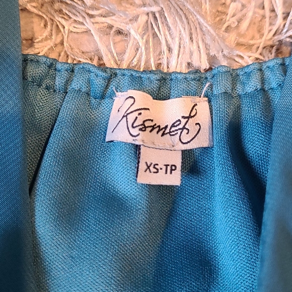 VERY flattering flowy summer dress! - Picture 4 of 4